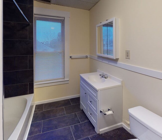 Building Photo - 19 Studley Ave