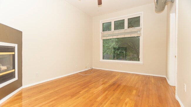 Building Photo - 2731 N Seminary Ave