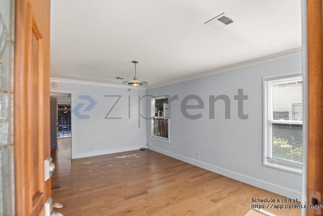 Building Photo - 128 Azalia Dr