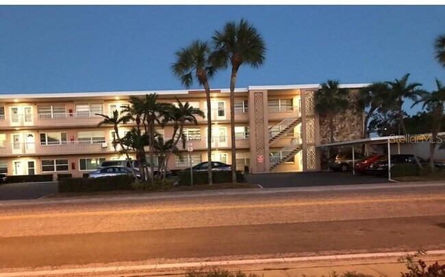 Building Photo - 6161 Gulf Winds Dr