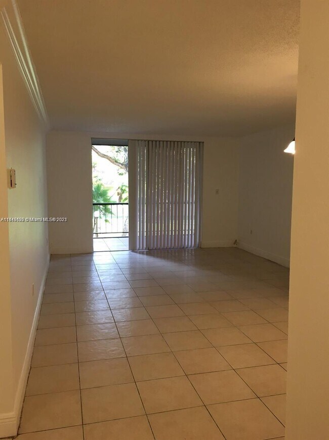 Building Photo - 6940 Miami Gardens Dr
