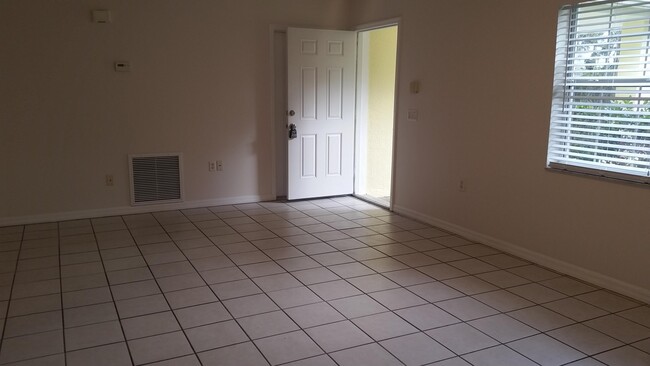 Building Photo - 457 Lighthouse Ave