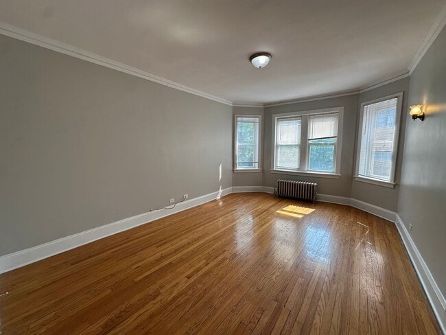 Building Photo - 2204 N Avers Ave