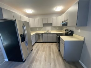 Building Photo - 2 Country Acres Ln