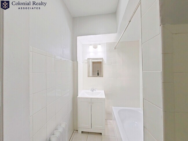 Building Photo - 330 St Paul St