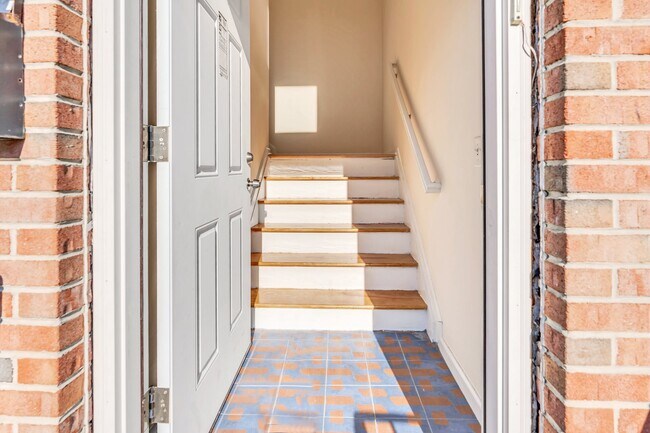 Building Photo - 531a M.L.K. Drive