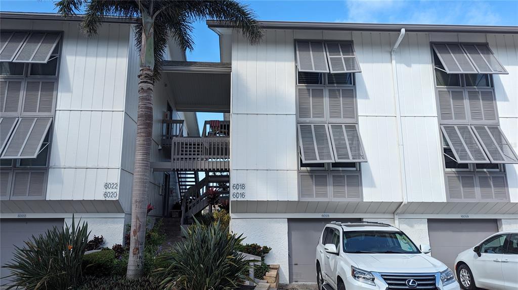 6018 W Peppertree Way Unit 203, Siesta Key, FL 34242 Condo for Rent