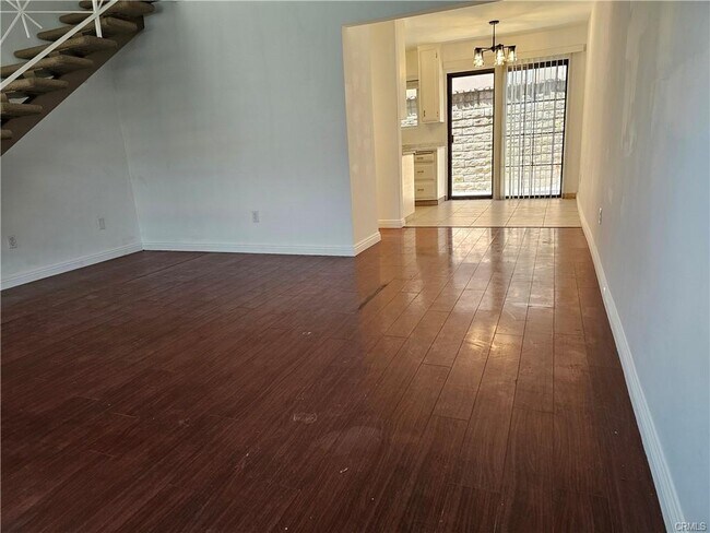 Foto del edificio - 2549 1/2 Hermosa Ave