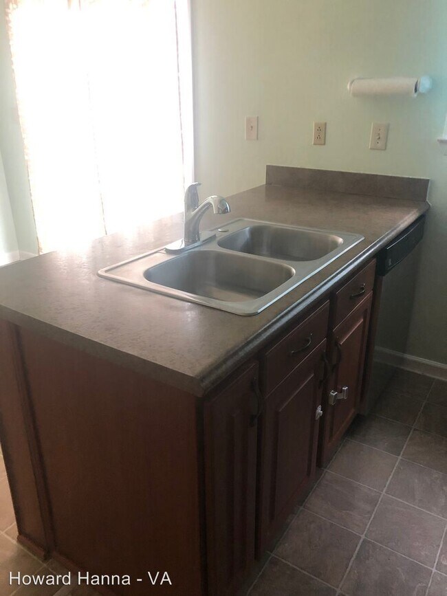 Foto del edificio - 3 br, 1.5 bath House - 243 Greenbrier Avenue