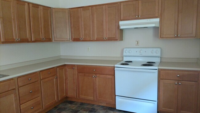 Foto del edificio - 4 Bedroom House in Oakland August 15th Mov...