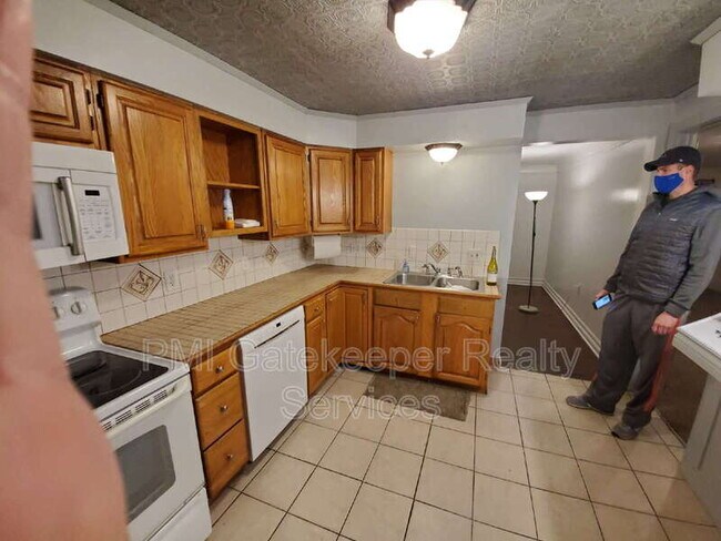 Foto del edificio - 5757 Cromley Dr