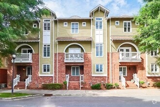Building Photo - 332 Magnolia Ave