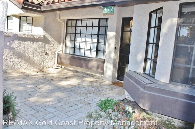 Building Photo - 439 Las Palomas Dr
