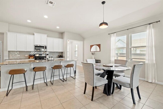 Foto del edificio - 11901 Dispatch Wy