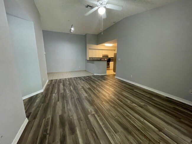 Building Photo - ANNUAL RENTAL - IBIS CLUB- 2 BED 2 BATH