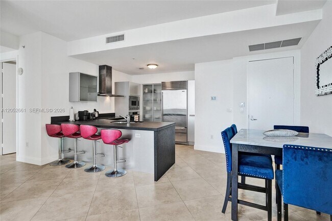 Foto del edificio - 18201 Collins Ave