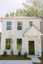 Building Photo - 1136 Armstrong Ave