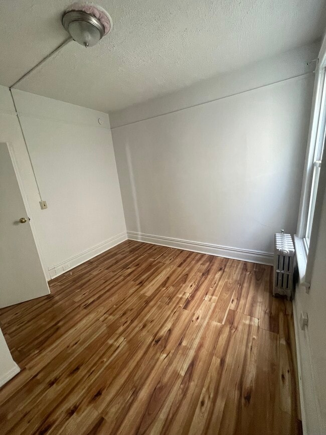 Building Photo - 1217 Beach Ave