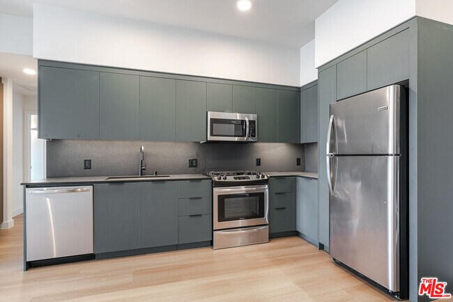 Foto del edificio - 10601 Washington Blvd