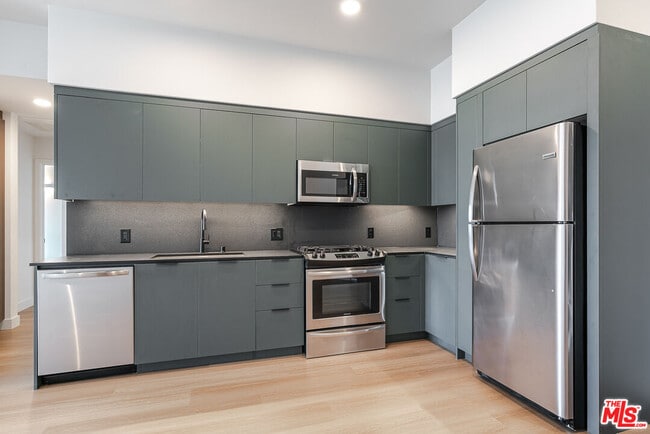 Building Photo - 10601 Washington Blvd