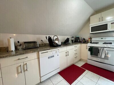 Foto principal - 65 Fairbanks St