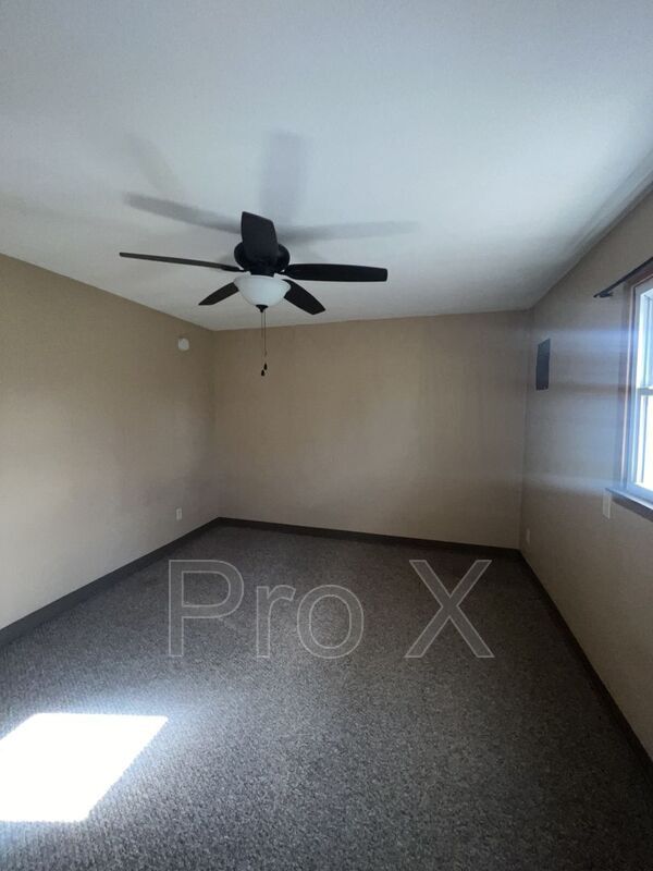 Foto del edificio - 100-1006 W. Morrison Ave