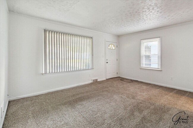 Building Photo - $1,100/month - 3 Bed 1 Bath in Harper Woods