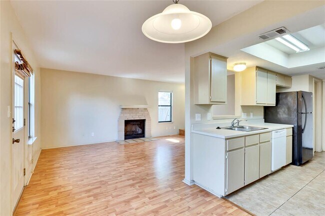 Foto del edificio - 8806 Springmail Cir