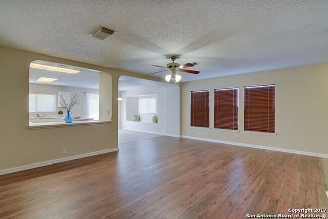 Foto del edificio - 3/2 1 Story Open Concept Far West SA