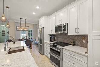 Building Photo - 7087 Barrington Cir