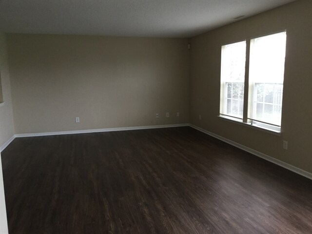 Foto del edificio - 9939 Big Bend Dr