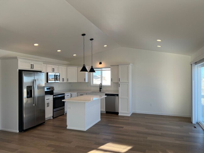 Foto del edificio - New 3 Bedroom/2.5 Bathroom House - Rent Wi...