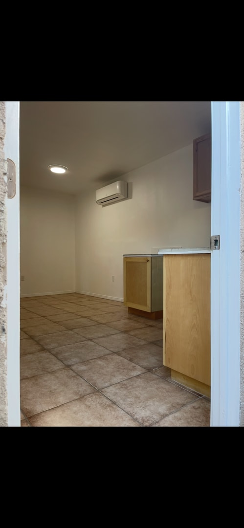 Building Photo - 1 Bed | 1 Bath | 400 Sq Ft | Studio/ADU