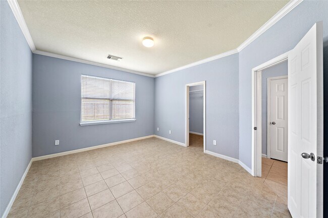 Building Photo - 10010 Deer Track Ct