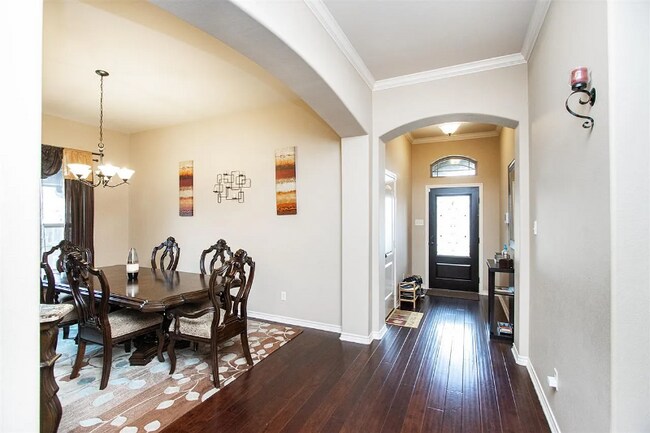 Building Photo - 113 Germantown Cir
