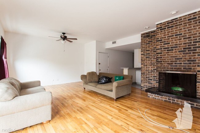 Building Photo - 2 br, 2 bath Condo - 2910 N Halsted St