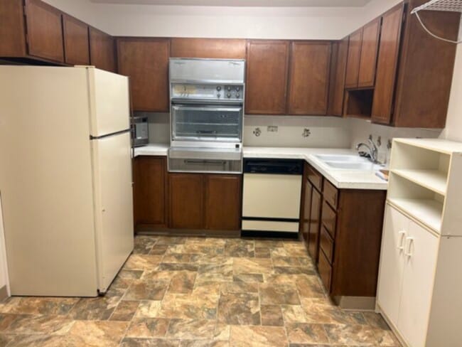 Photo - Adult Community, Windsor Gardens House