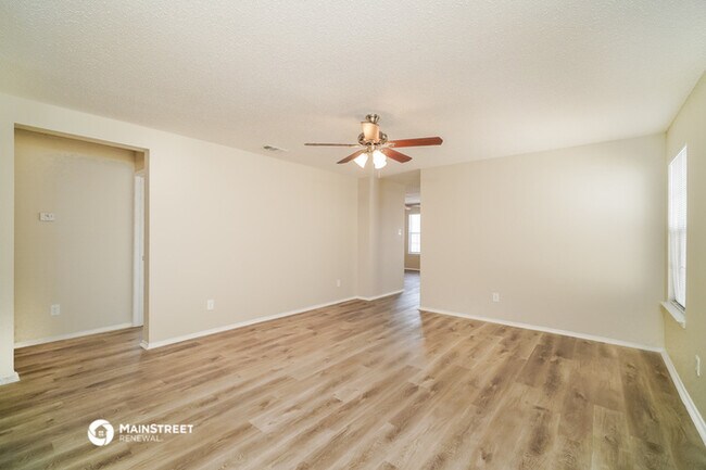 Foto del edificio - 7443 Pineberry Rd
