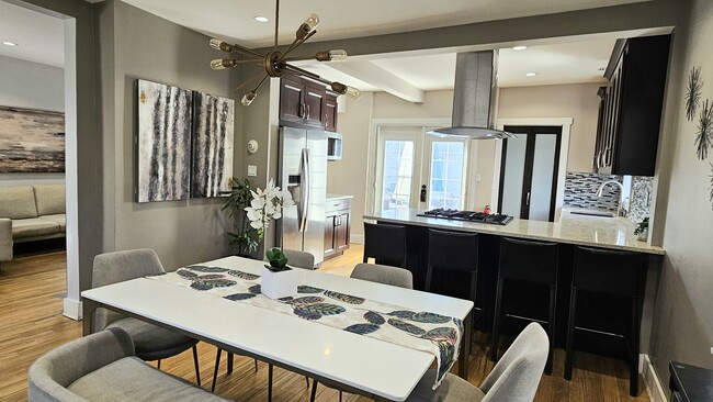 Foto del edificio - 55 Lakeview St