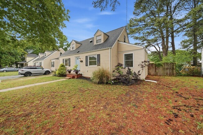 Foto del edificio - 8037 Crescent Rd