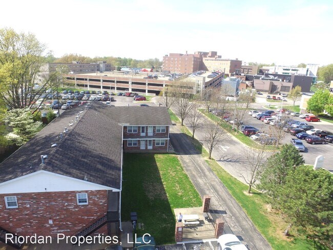 Building Photo - 3917 Bellemeade Ave