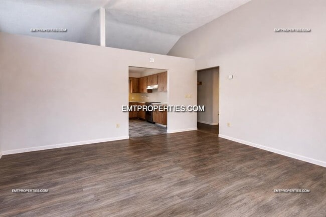 Foto del edificio - 3026 Meister Rd