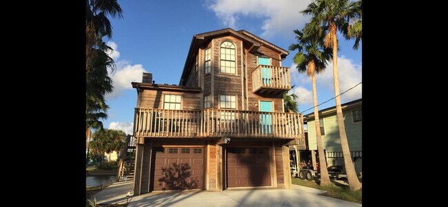 Building Photo - 4404 Pelican Way