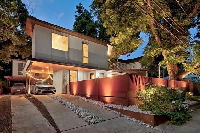 Building Photo - 2910 Govalle Ave