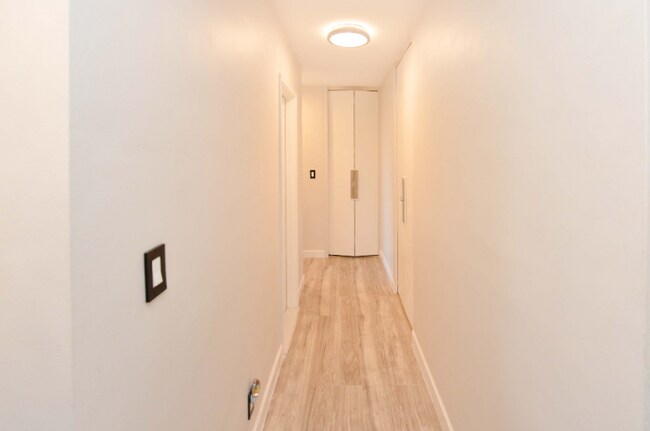 Foto del edificio - 2000 Linwood Ave