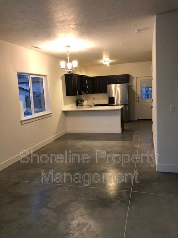 Building Photo - 2121 S Montana Ave