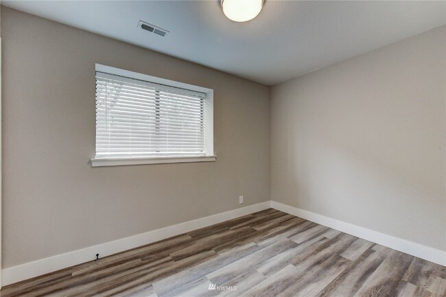 Foto del edificio - 9252 Palatine Ave N