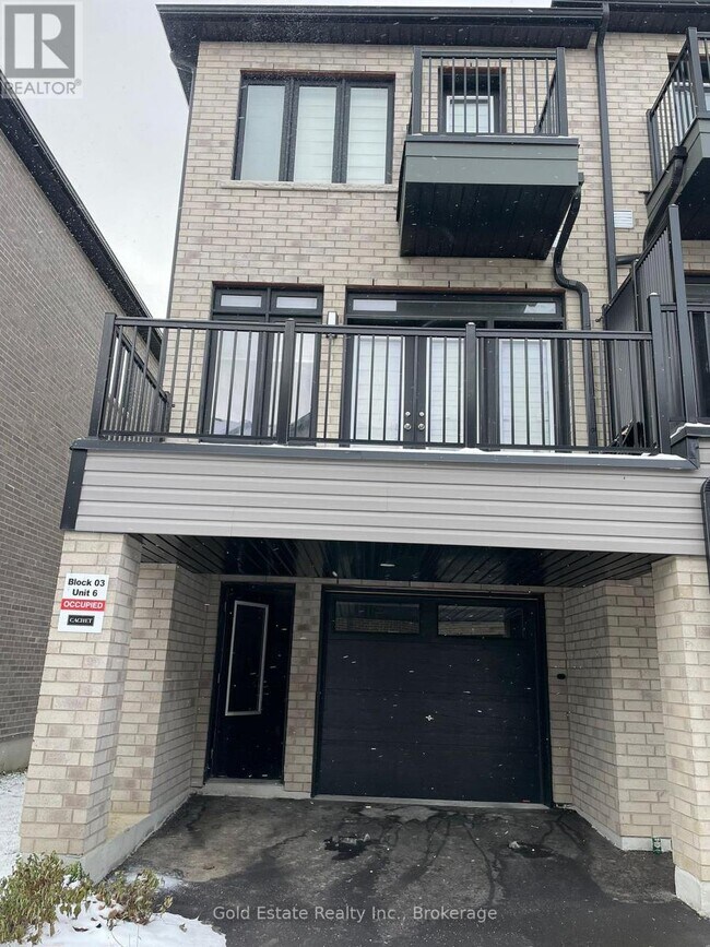 Building Photo - 585 Colborne St
