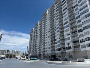 Building Photo - 18031 Biscayne Blvd