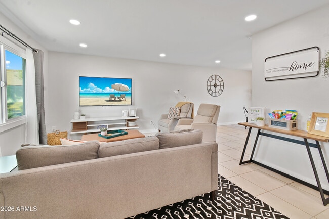 Building Photo - 5909 N 81st St